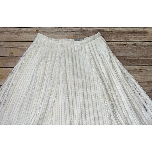 Women's H&M White Eyelet Pleated A-line Skirt Size 4 - Picture 2 of 6